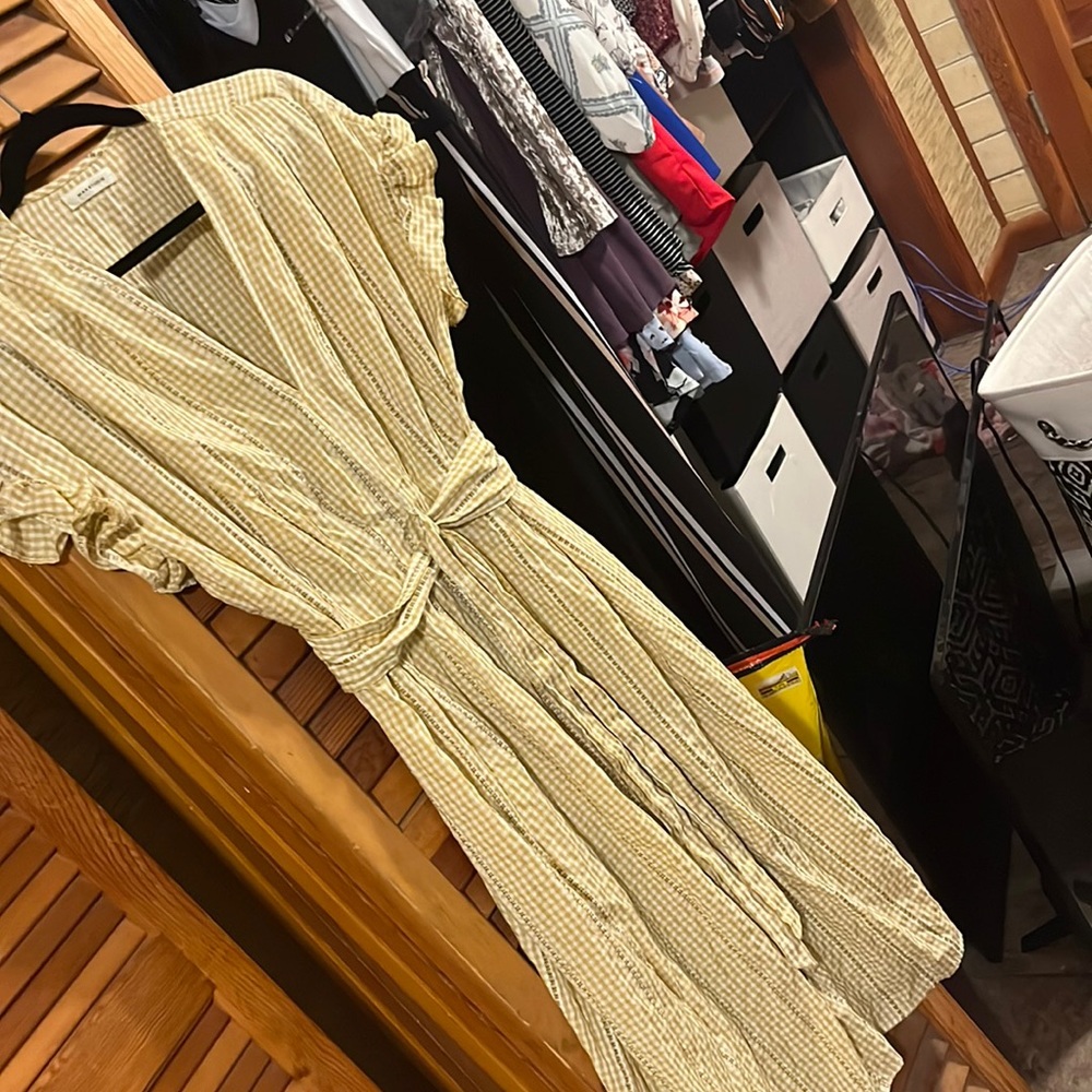 Yellow dress